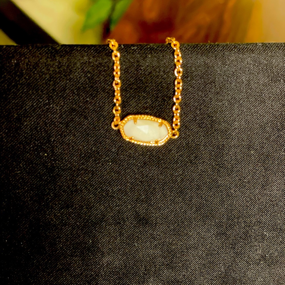 Kendra Scott Elaina adjustable chain bracelet in white agate and rose gold